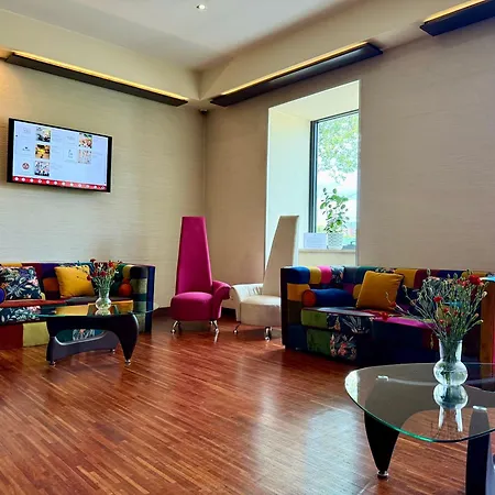 Boutique Hotel's I Milionowa Апарт-готель Лодзь