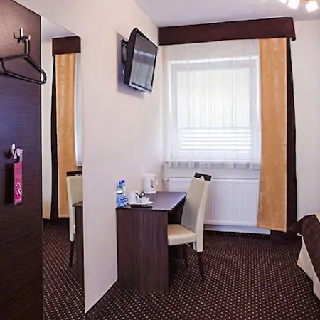 Boutique Hotel's I Milionowa מלון דירות 3*